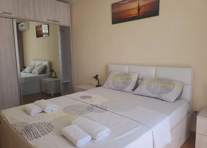 Orbi Residens With One Separate Bedroom